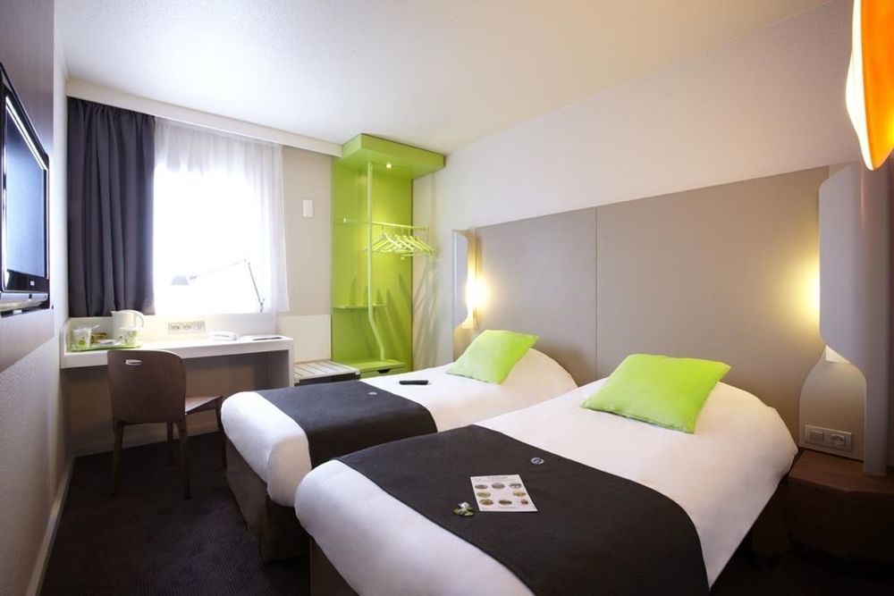 Campanile Hotel Beauvais Habitación foto